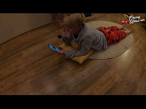 ❤️ Galna blondinen suger en enorm kuk och studsar på den - Analsex ❌ Porno vk at us ❌❤